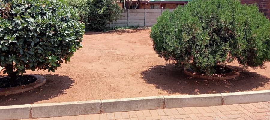 3 Bedroom Property for Sale in Flora Park Northern Cape